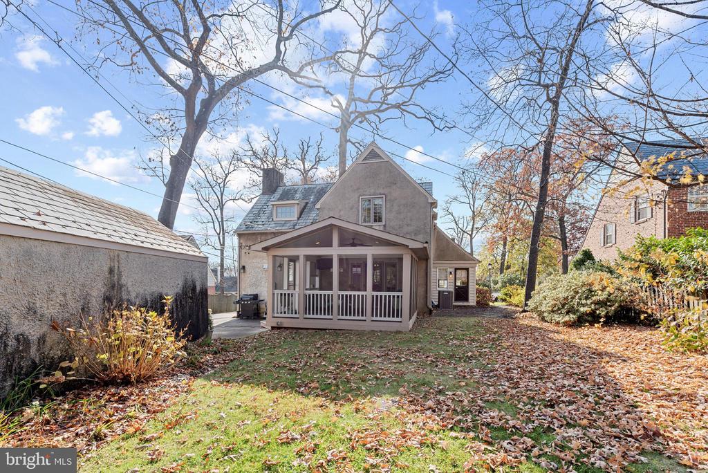 908 Old Oak Rd