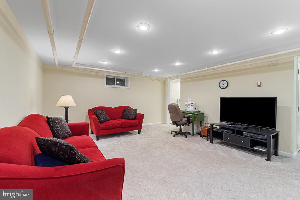 908 Old Oak Rd