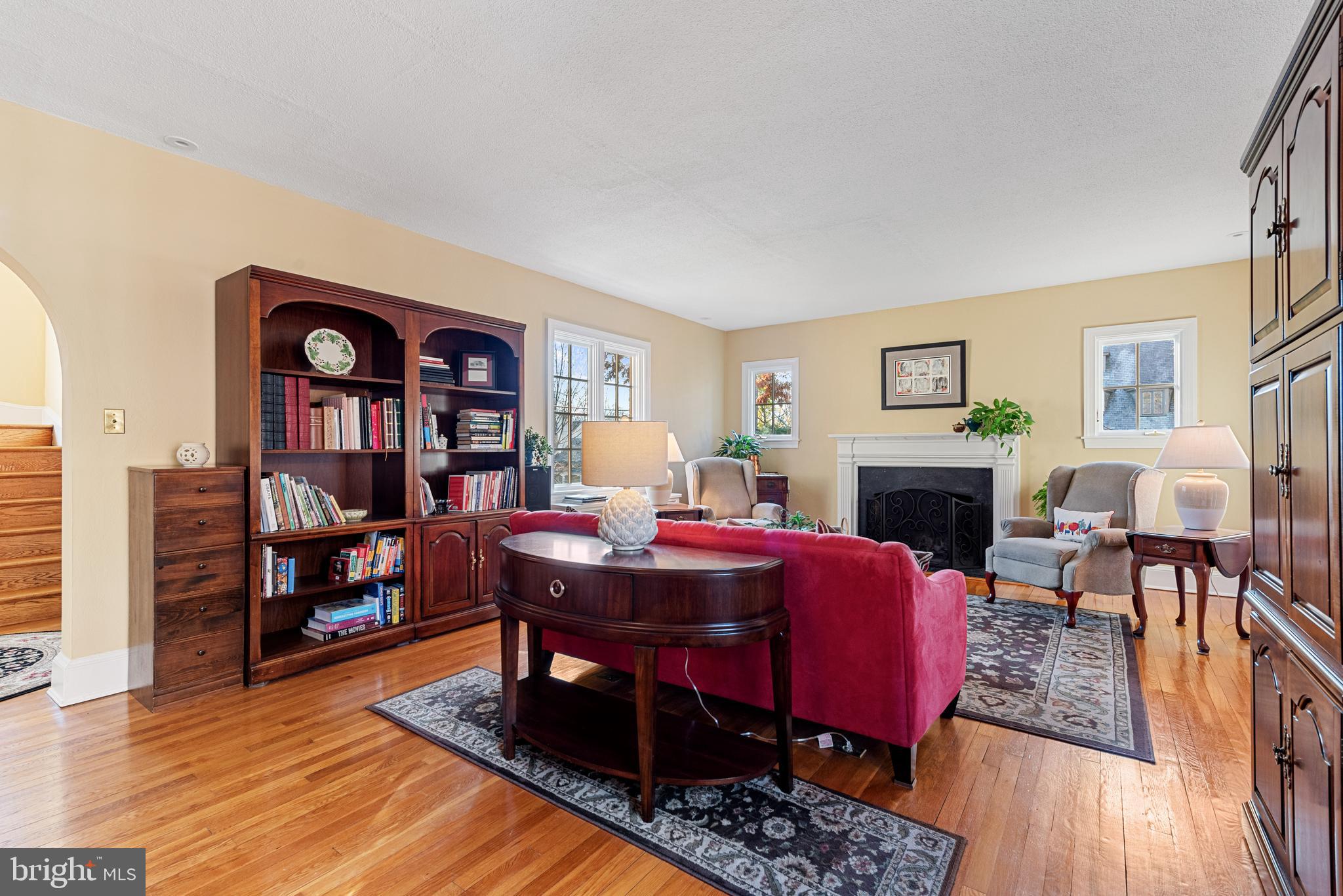 908 Old Oak Rd
