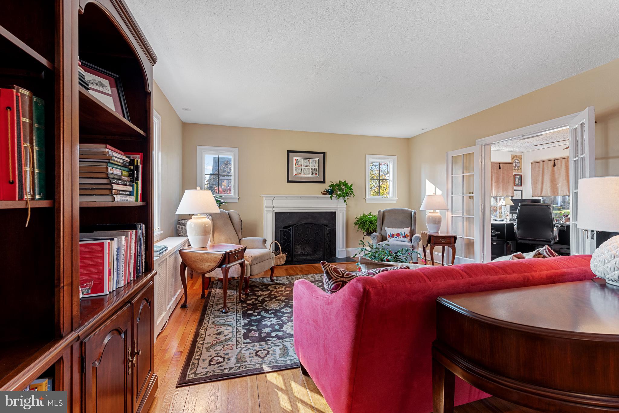 908 Old Oak Rd