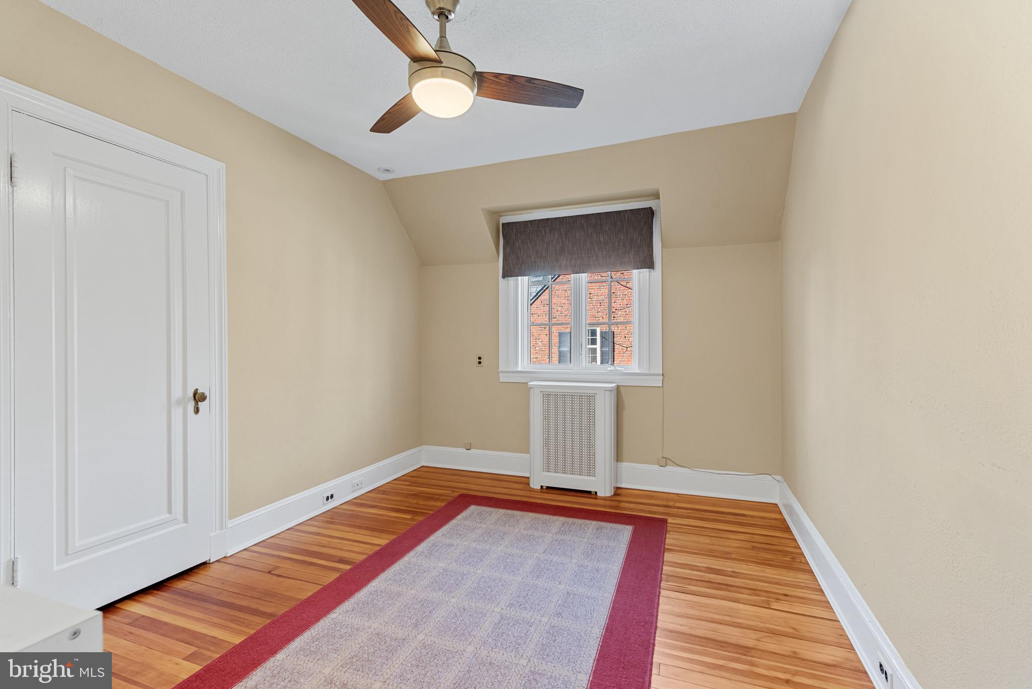 908 Old Oak Rd