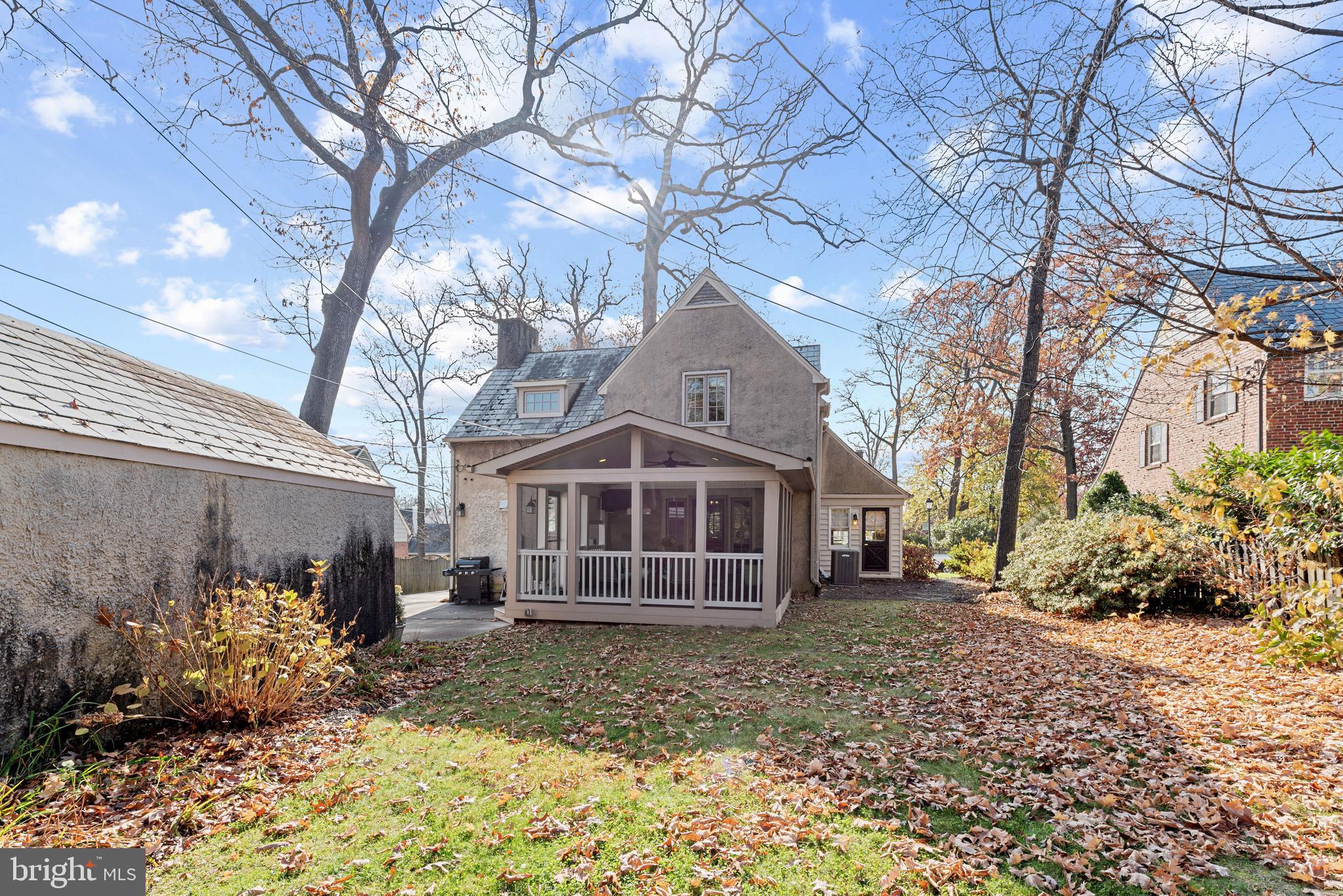 908 Old Oak Rd