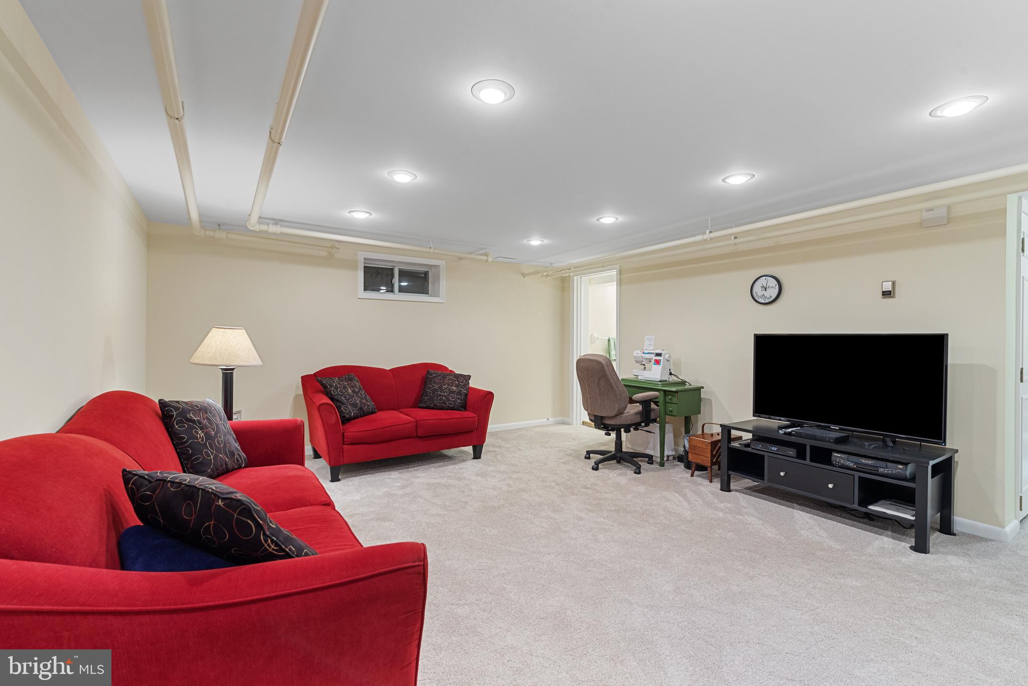 908 Old Oak Rd