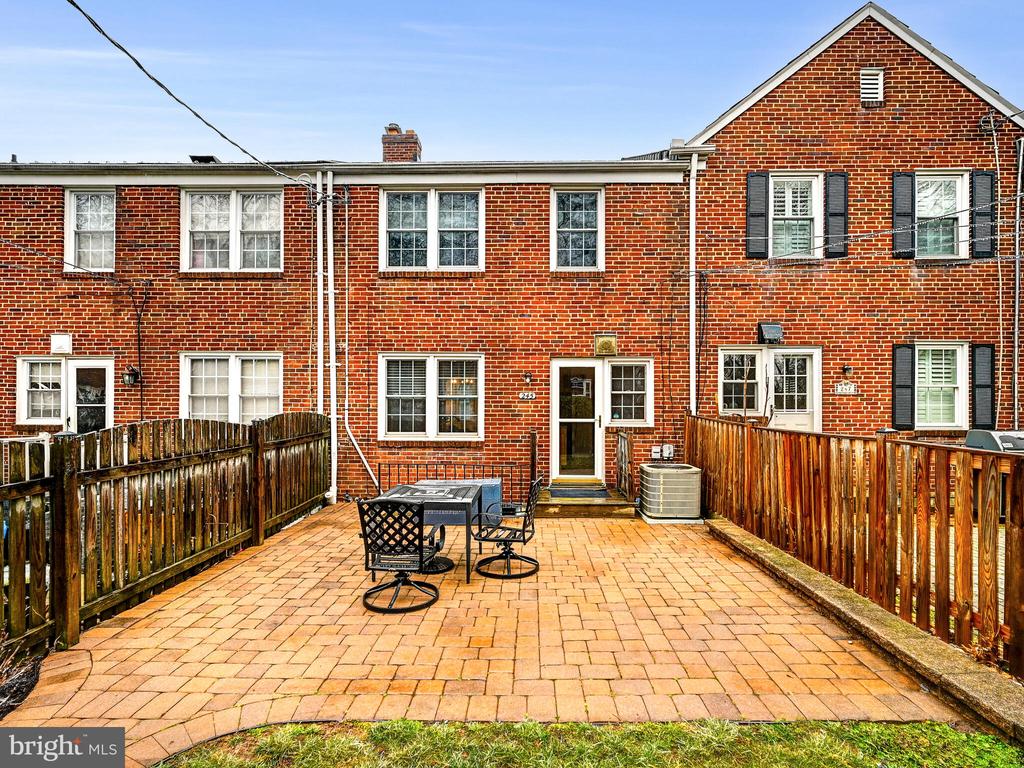 245 Brandon Rd