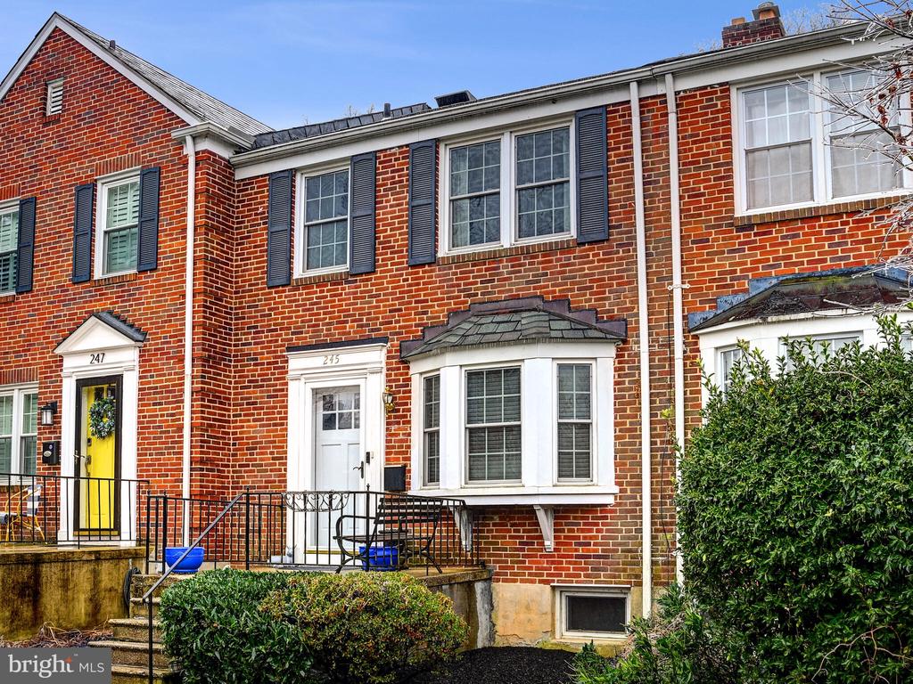 245 Brandon Rd