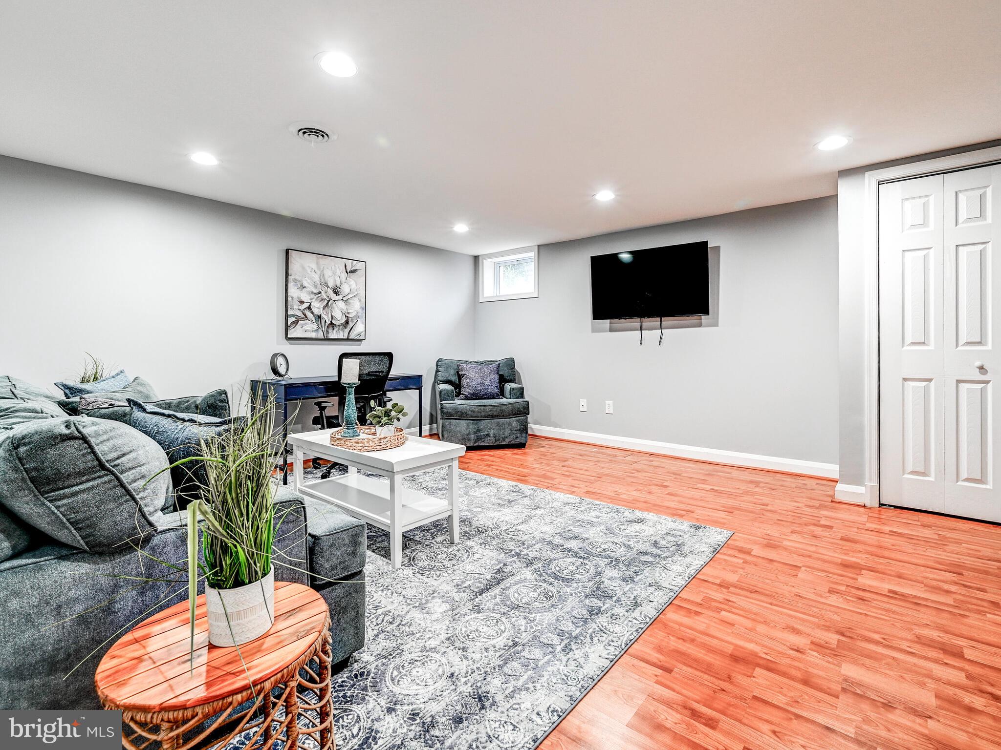 245 Brandon Rd