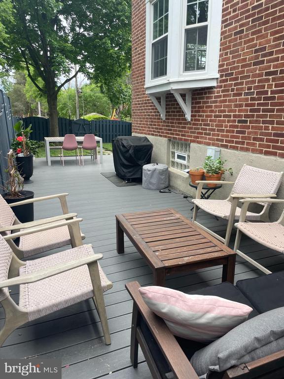 330 Dumbarton Rd