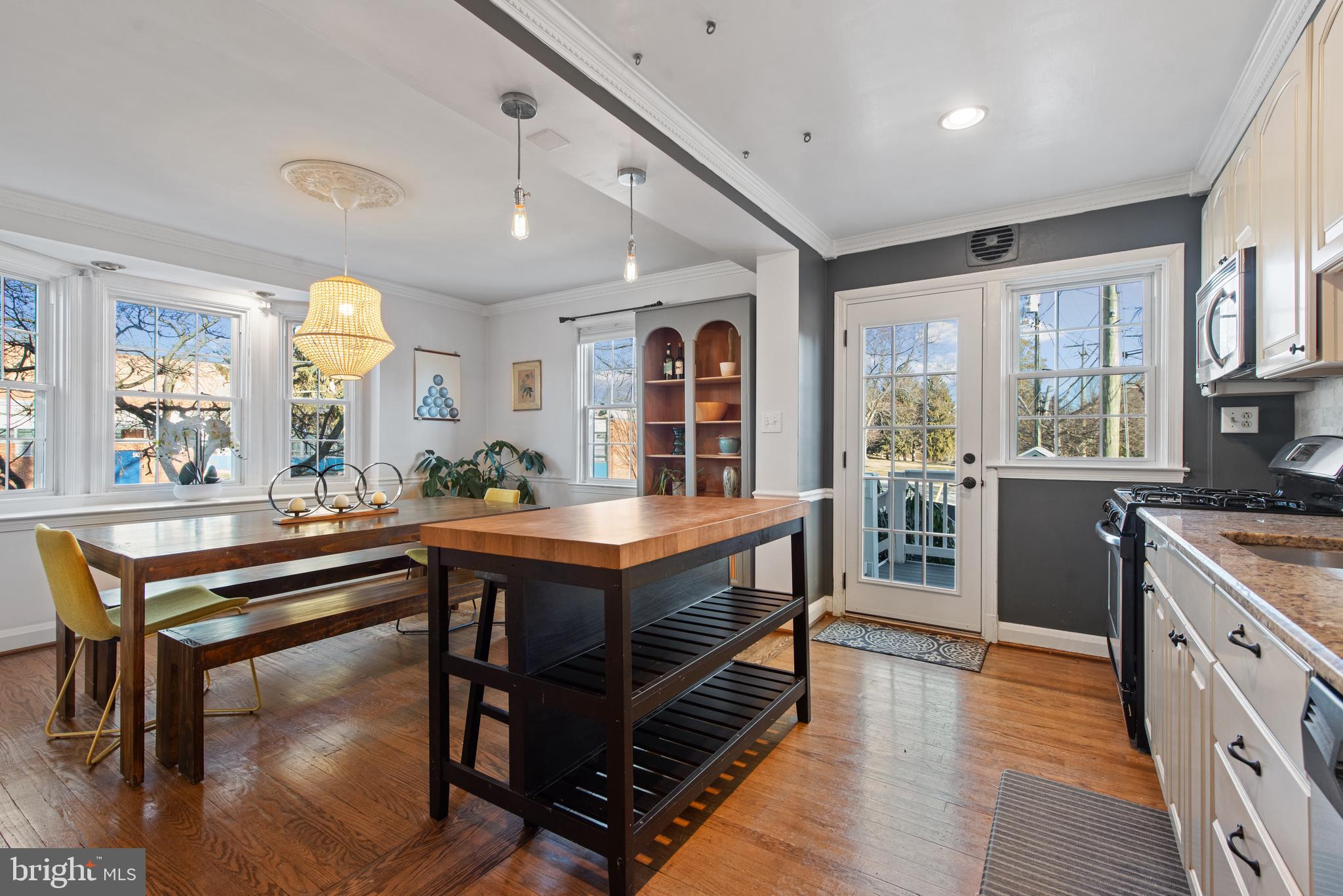 330 Dumbarton Rd