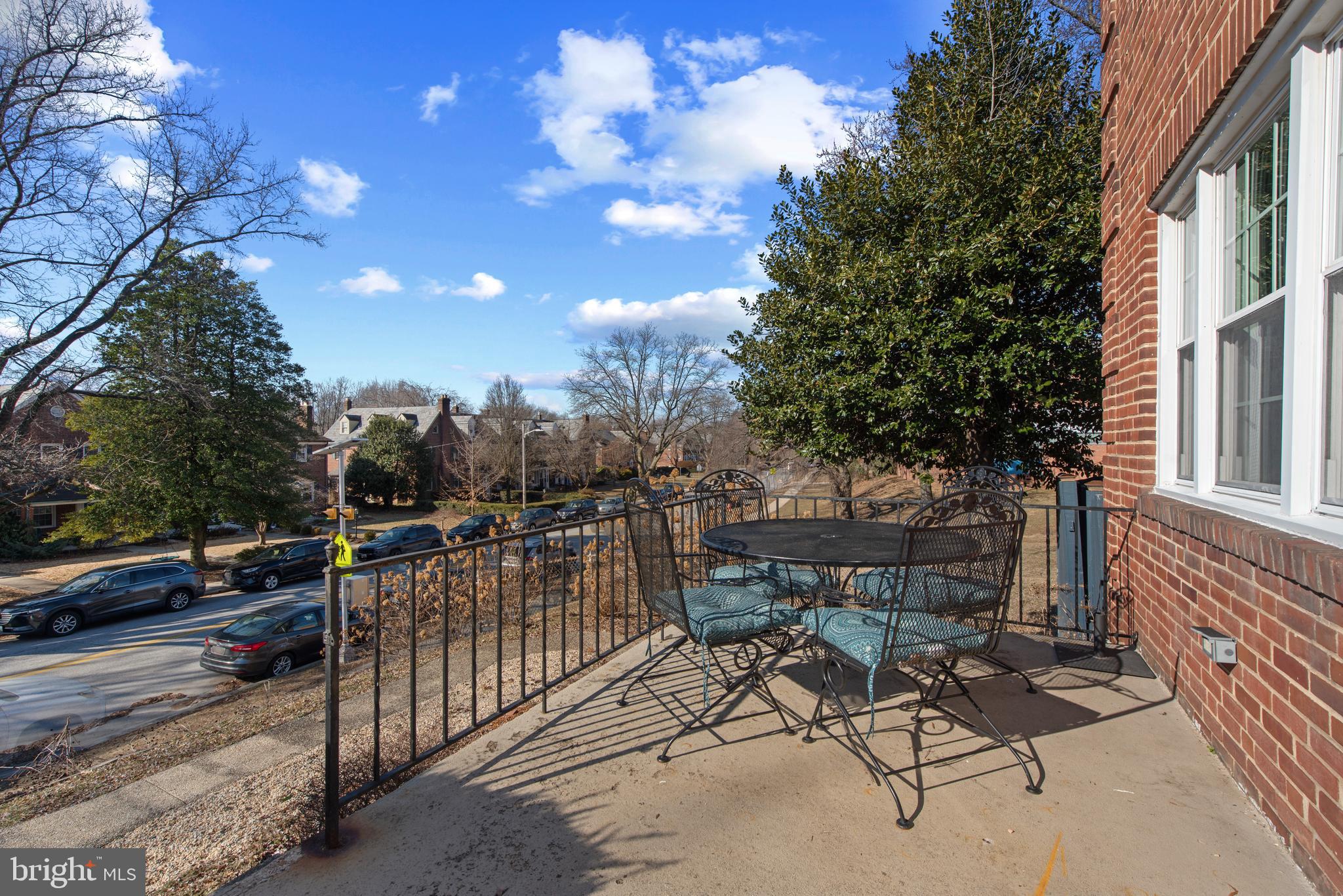 330 Dumbarton Rd
