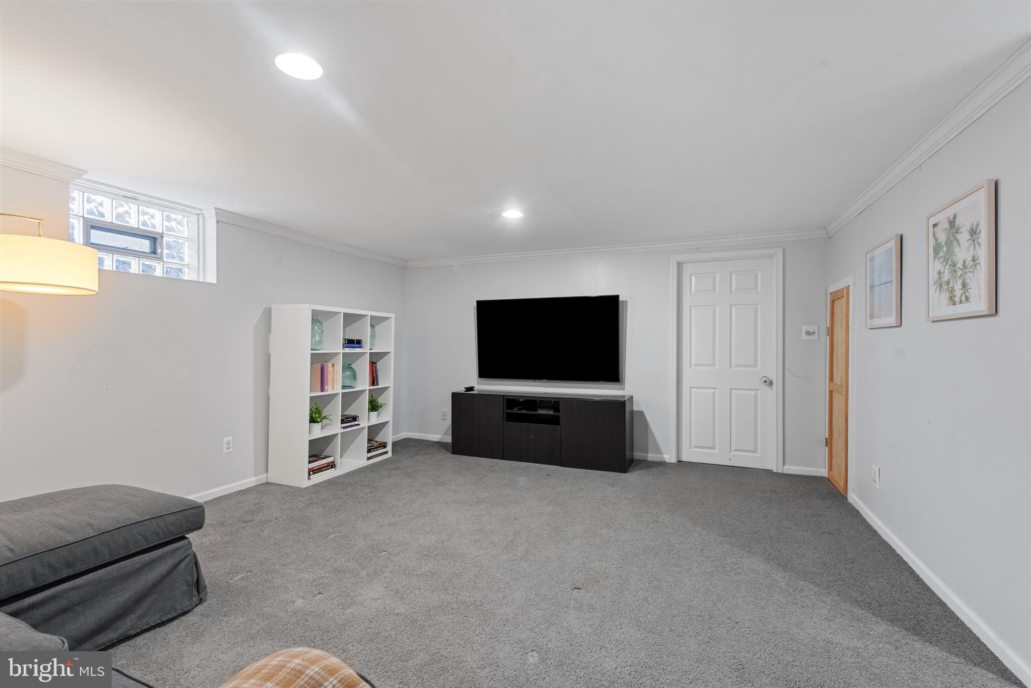 330 Dumbarton Rd