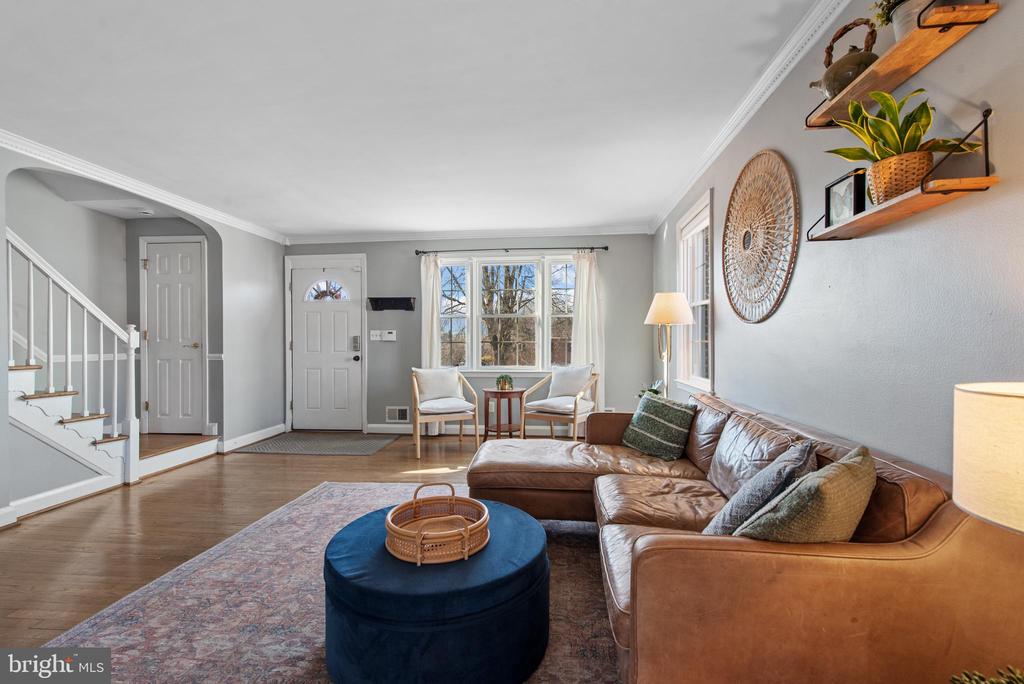 330 Dumbarton Rd