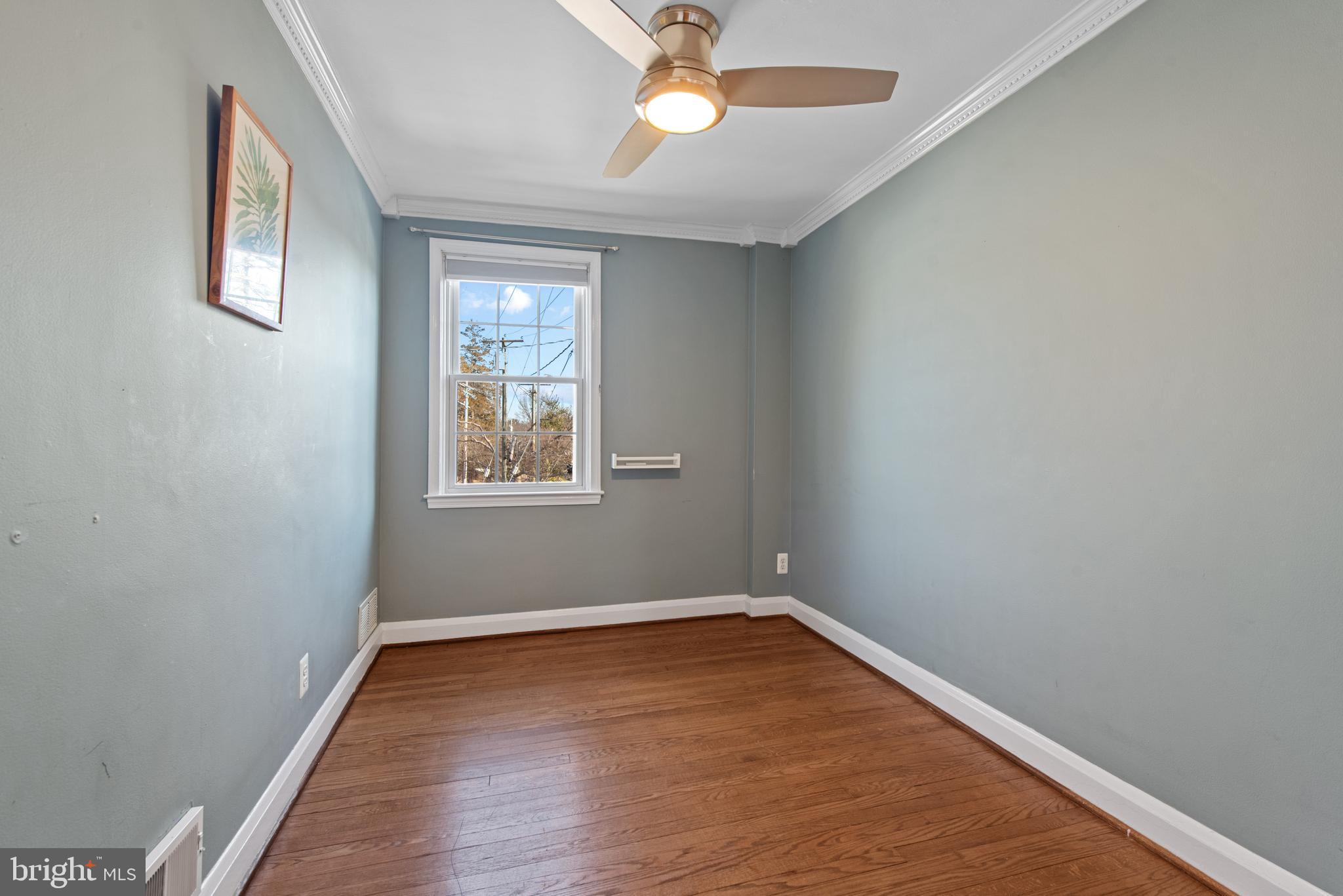 330 Dumbarton Rd