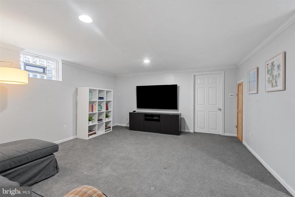 330 Dumbarton Rd