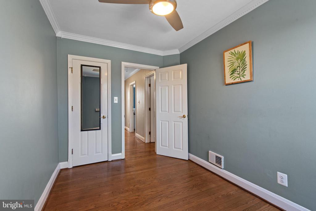 330 Dumbarton Rd