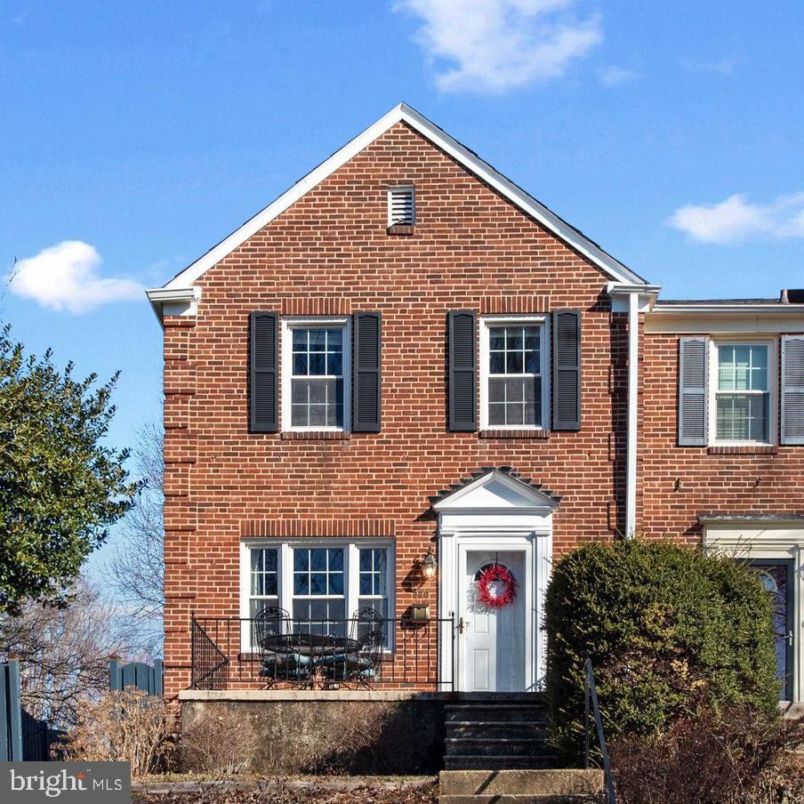 330 Dumbarton Rd