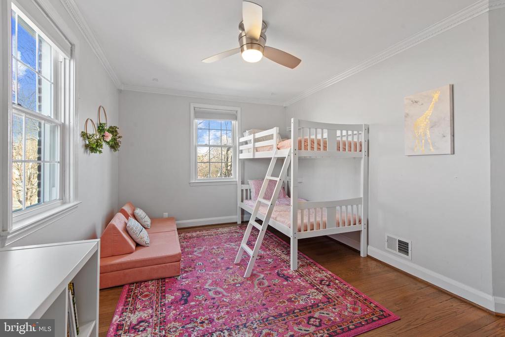 330 Dumbarton Rd