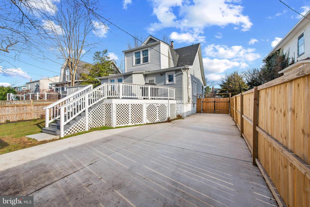 633 ANNESLIE ROAD