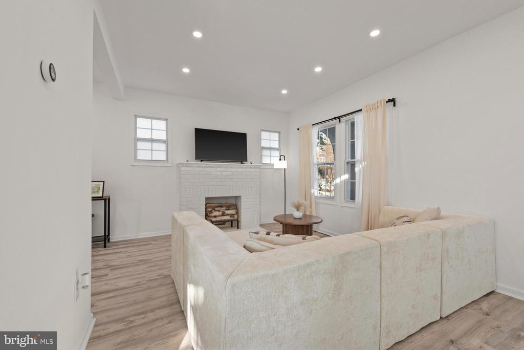 633 ANNESLIE ROAD