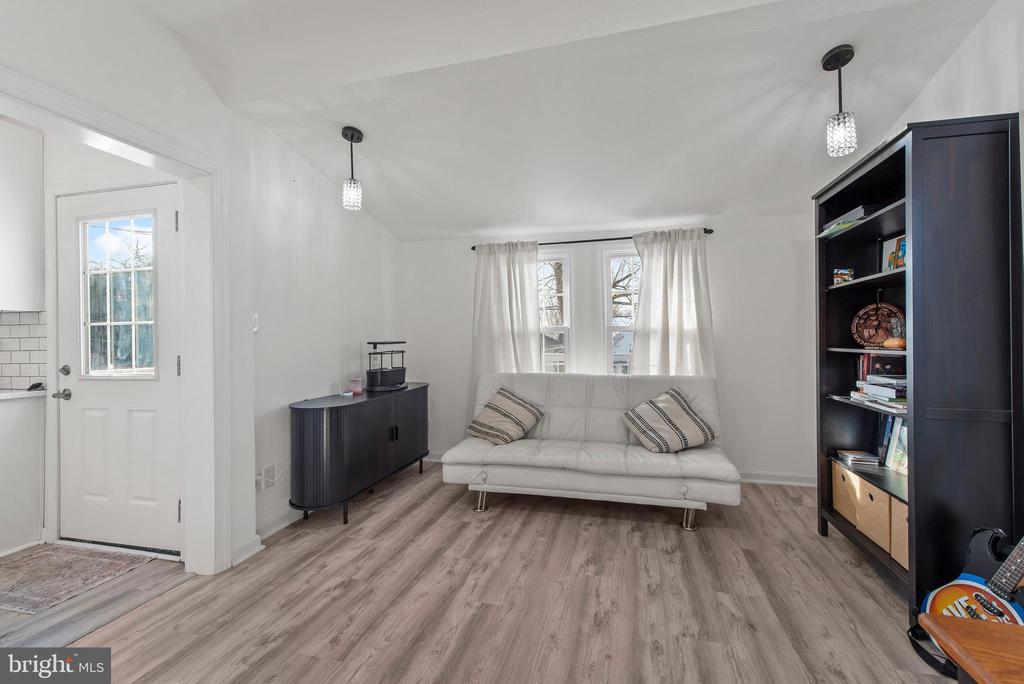 633 ANNESLIE ROAD