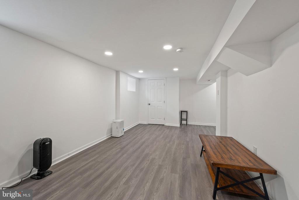 633 ANNESLIE ROAD