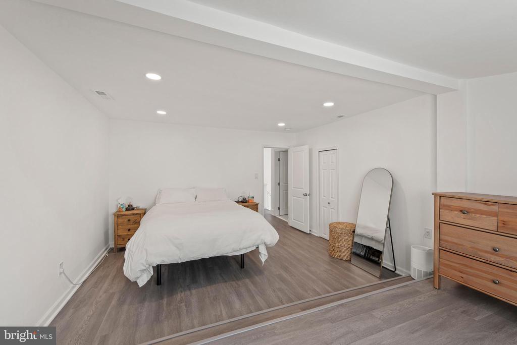 633 ANNESLIE ROAD