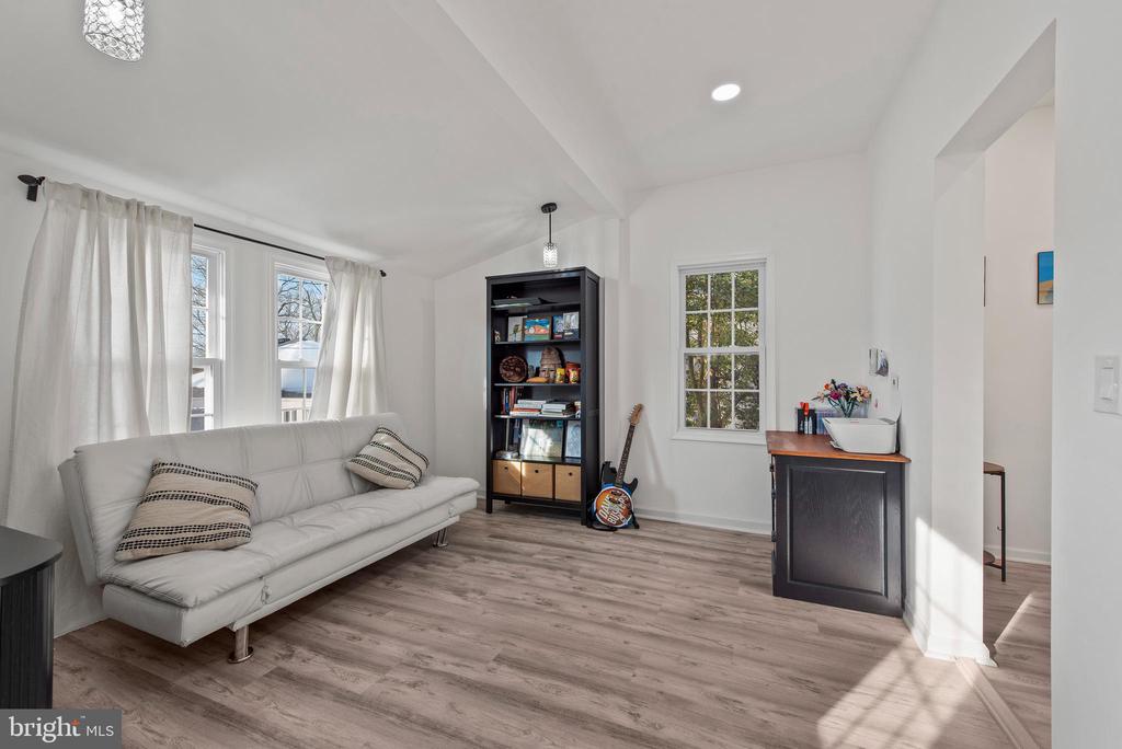 633 ANNESLIE ROAD