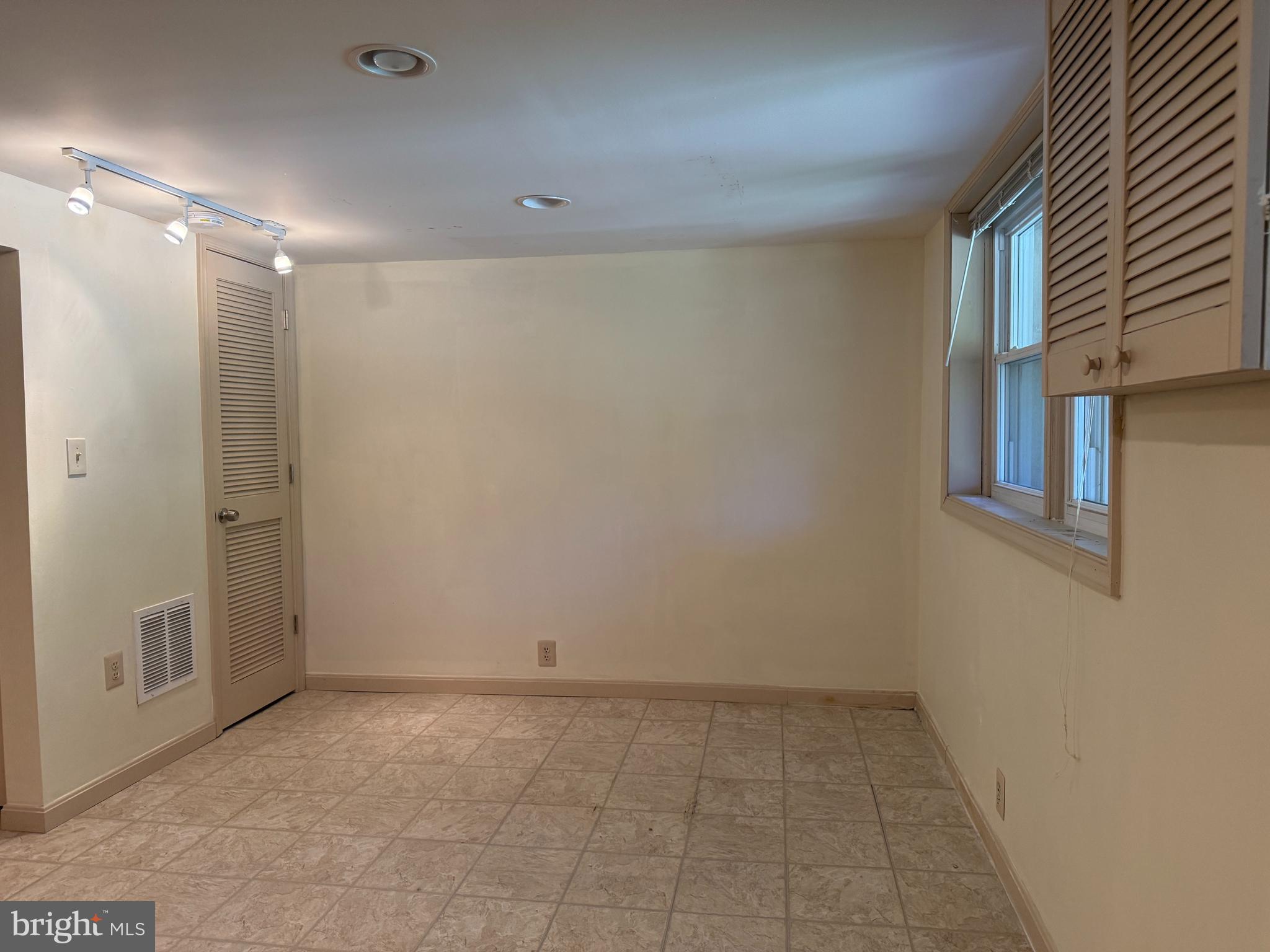 1049 WINSFORD ROAD
