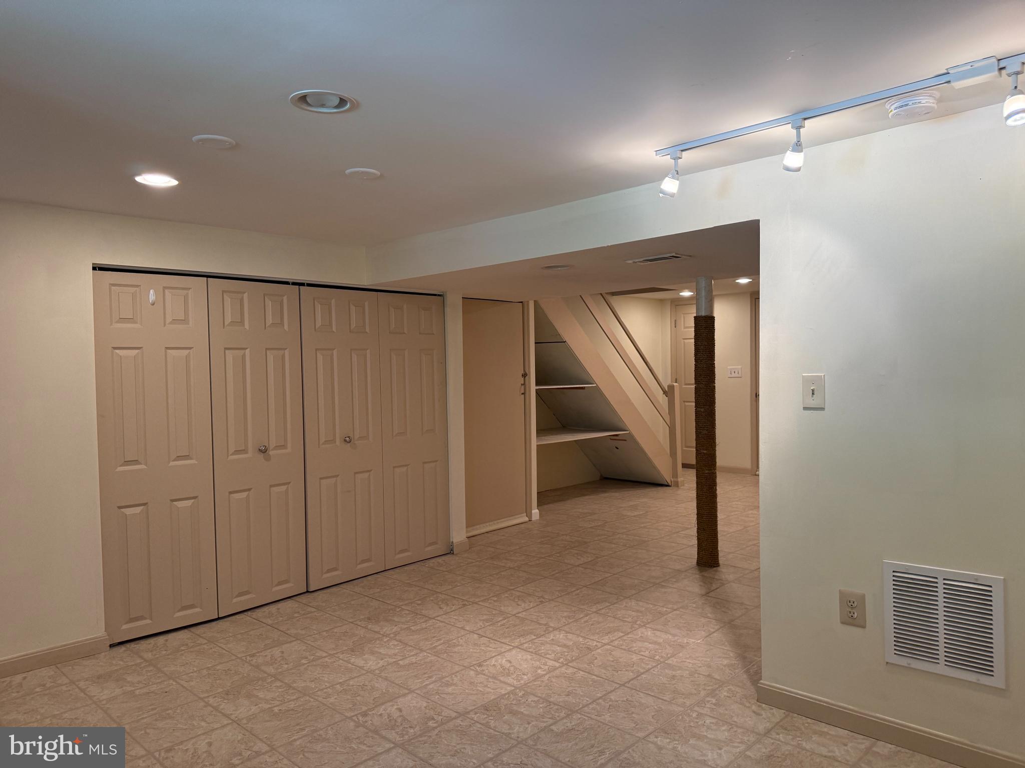 1049 WINSFORD ROAD