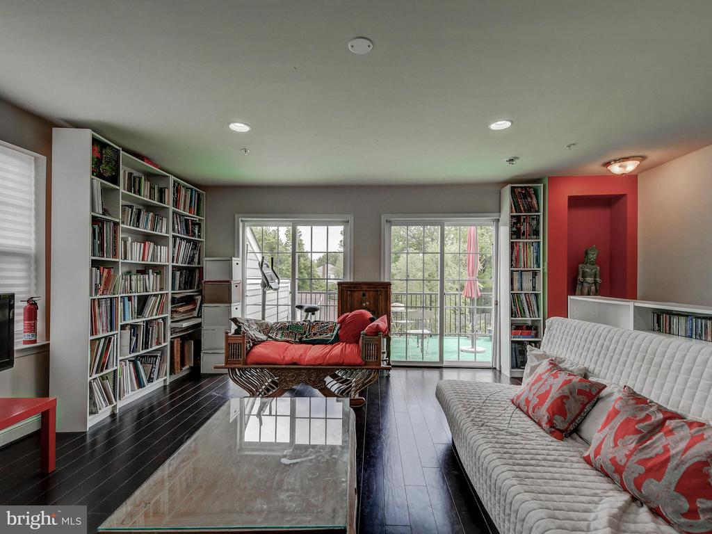 124 MERIDIAN LANE