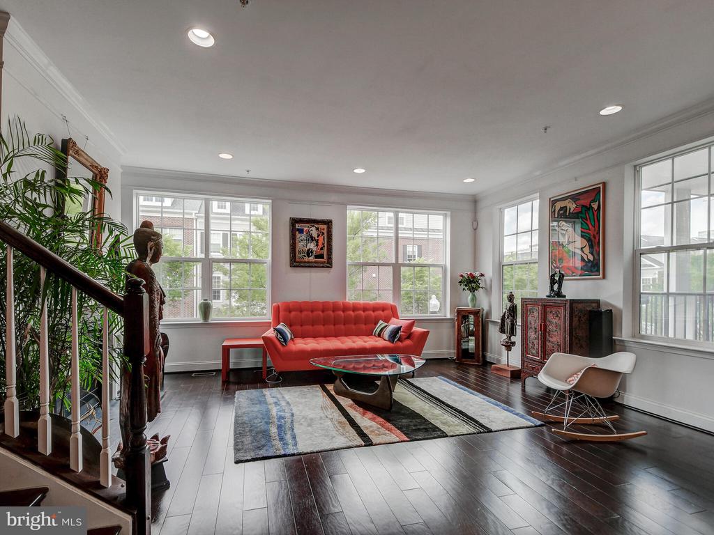 124 MERIDIAN LANE