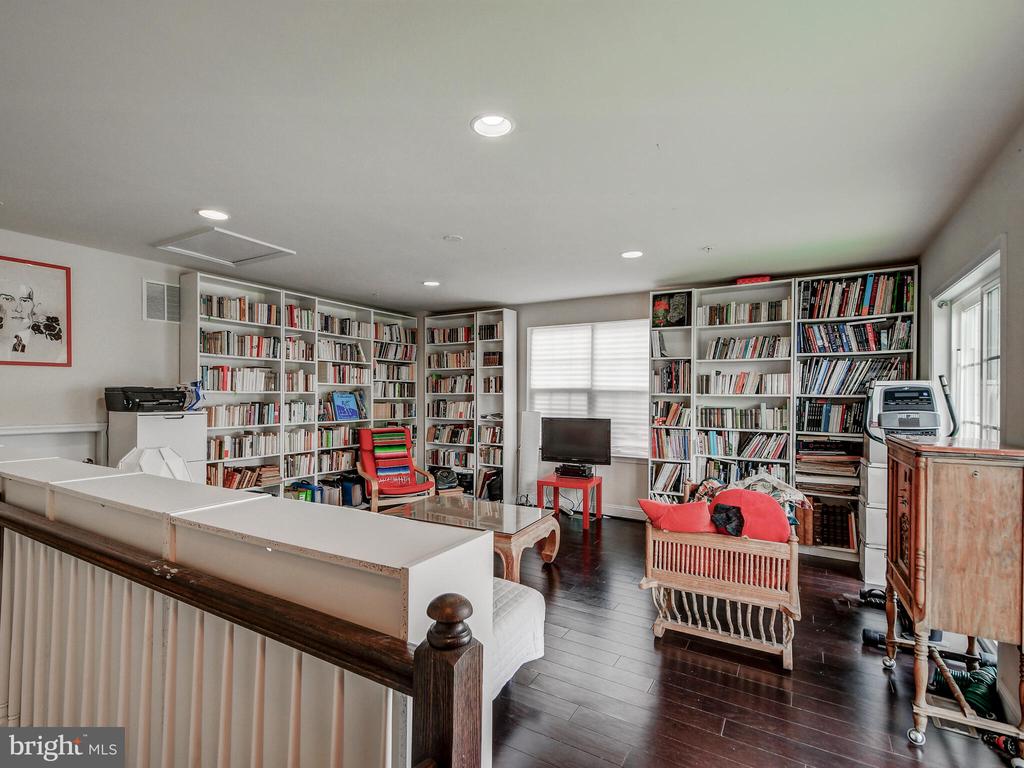 124 MERIDIAN LANE