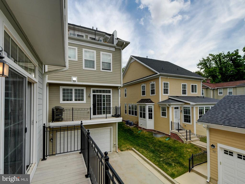 124 MERIDIAN LANE