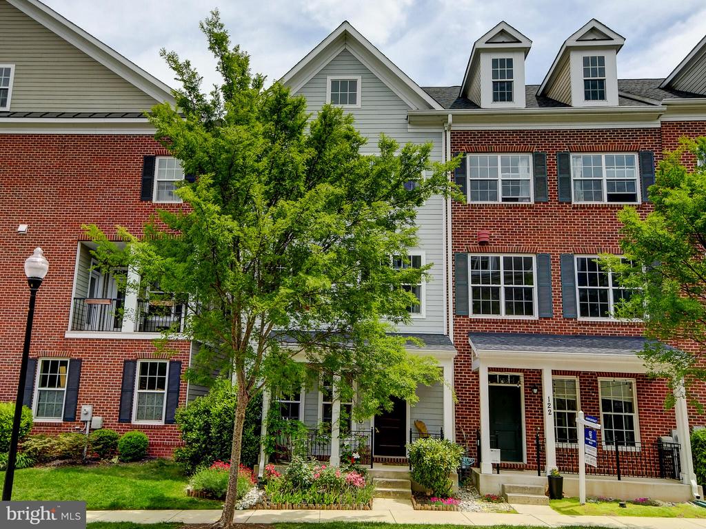 124 MERIDIAN LANE