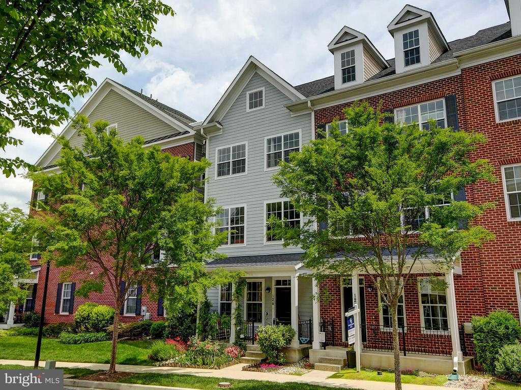 124 MERIDIAN LANE