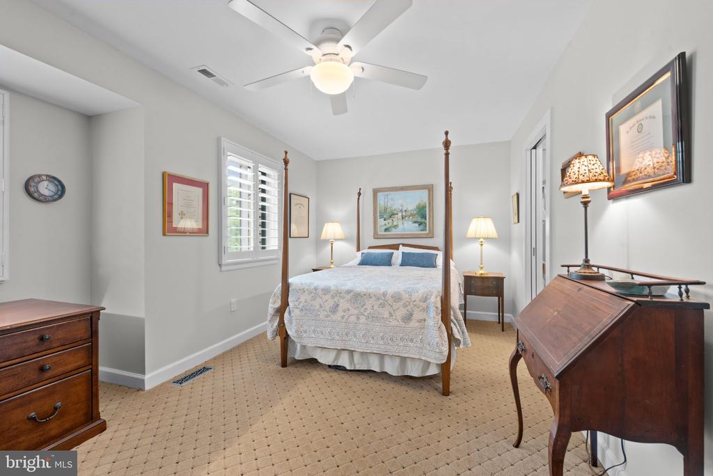 11 STONERIDGE