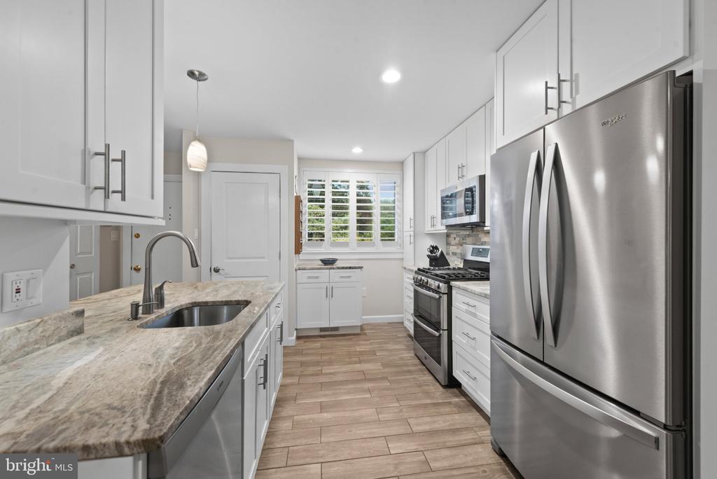 11 STONERIDGE