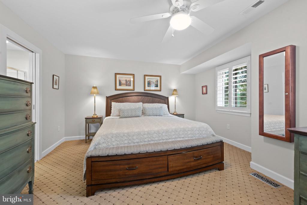 11 STONERIDGE