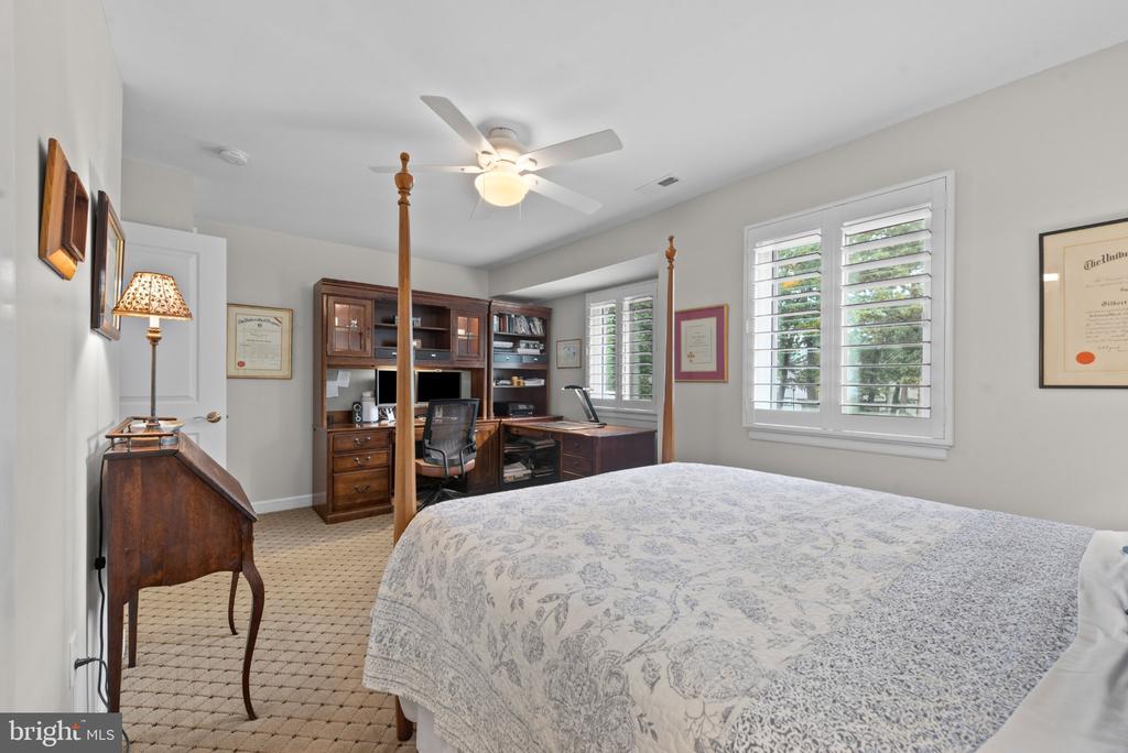 11 STONERIDGE