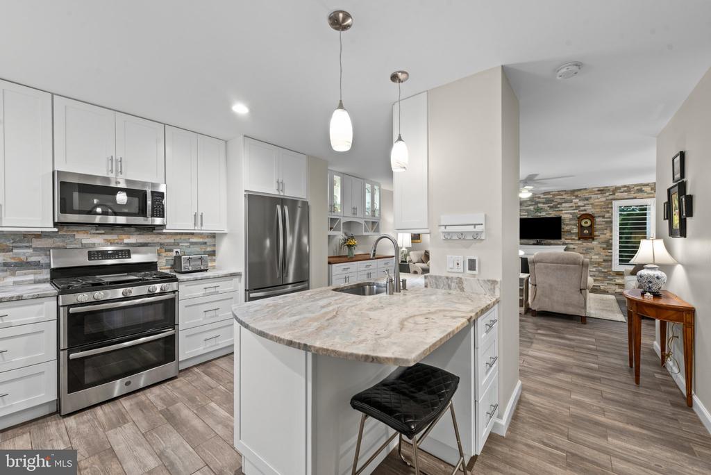 11 STONERIDGE