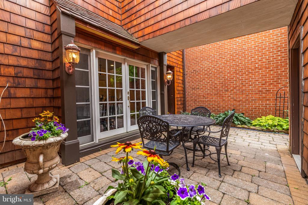 11 COLDWATER COURT