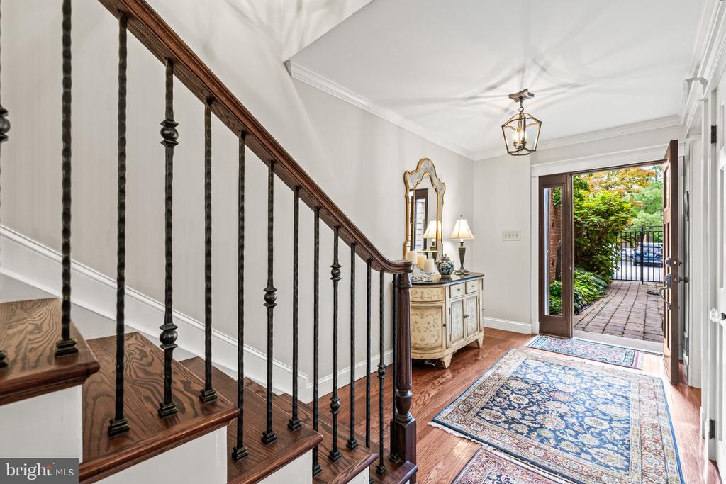 11 COLDWATER COURT