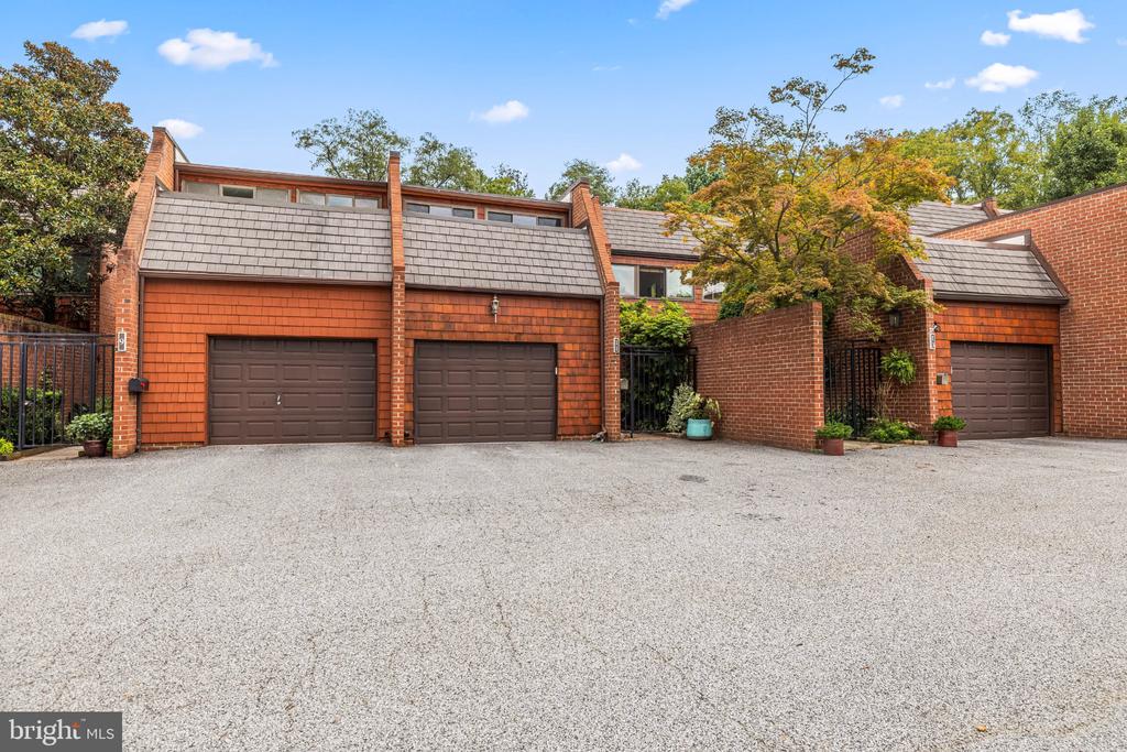 11 COLDWATER COURT
