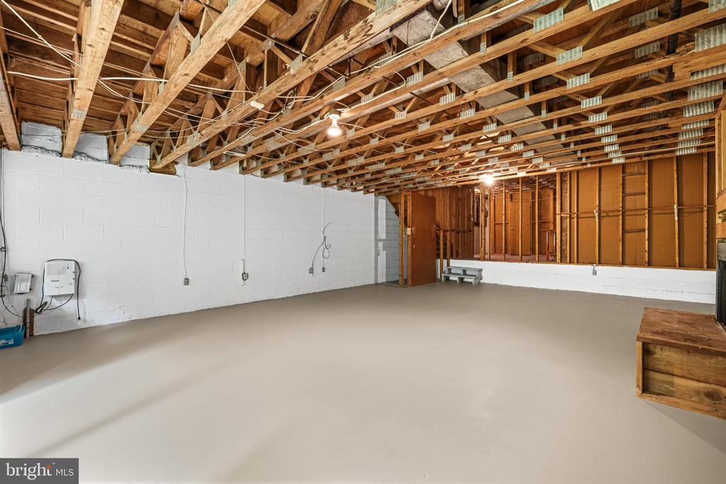 11 COLDWATER COURT