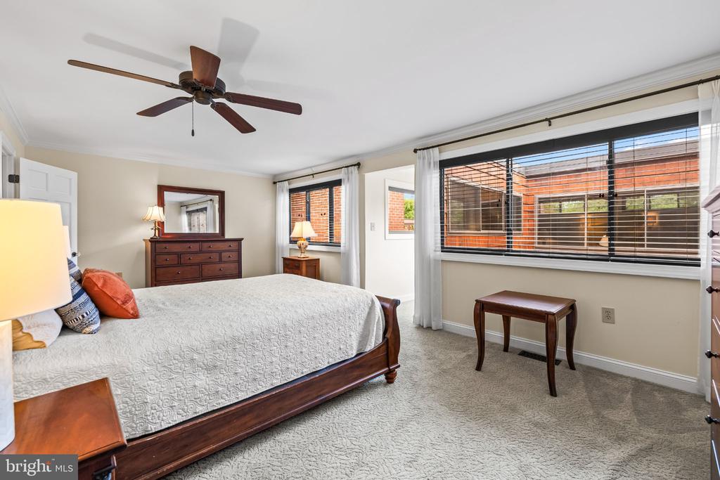 11 COLDWATER COURT