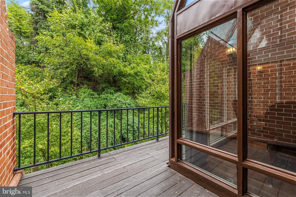 11 COLDWATER COURT