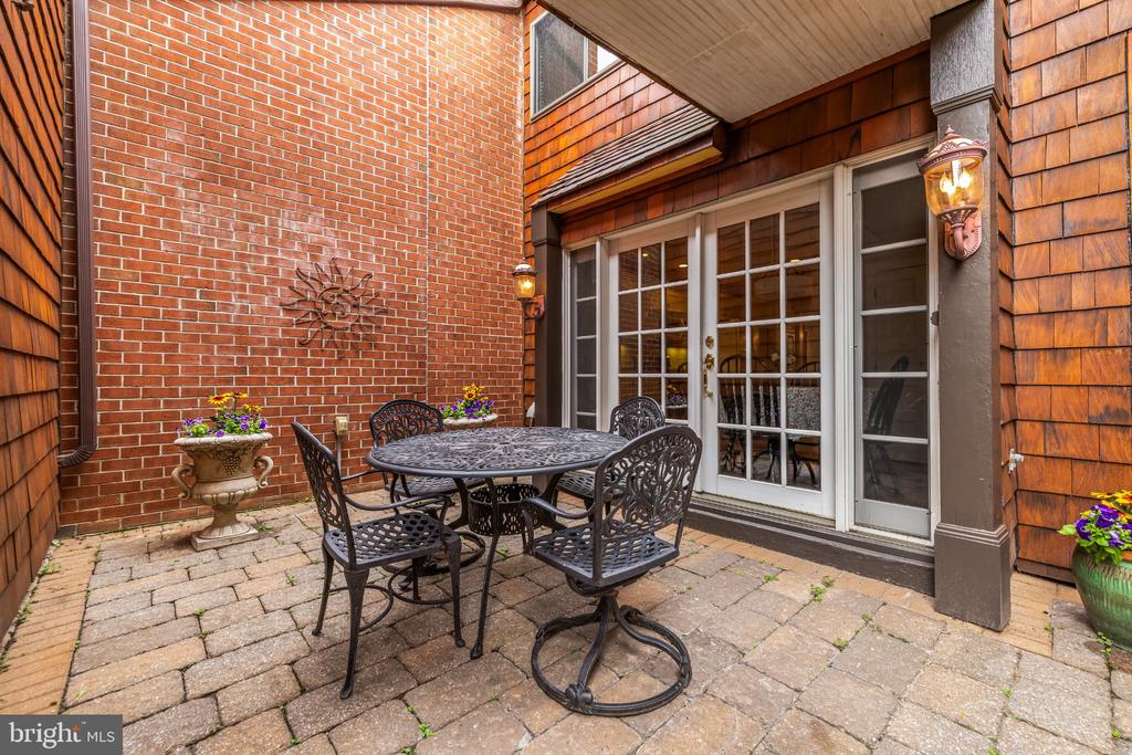 11 COLDWATER COURT
