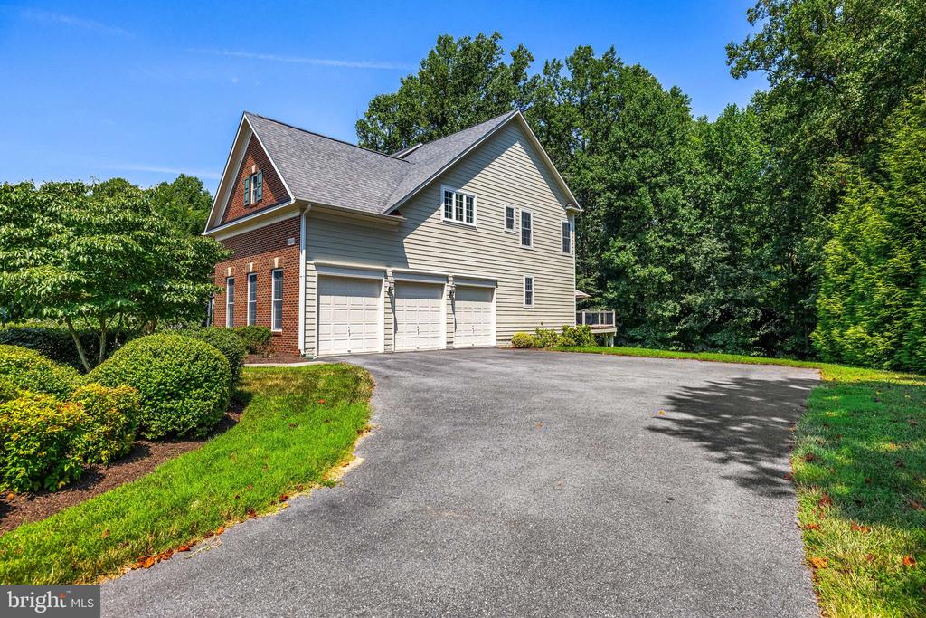 11024 Hunters View Rd