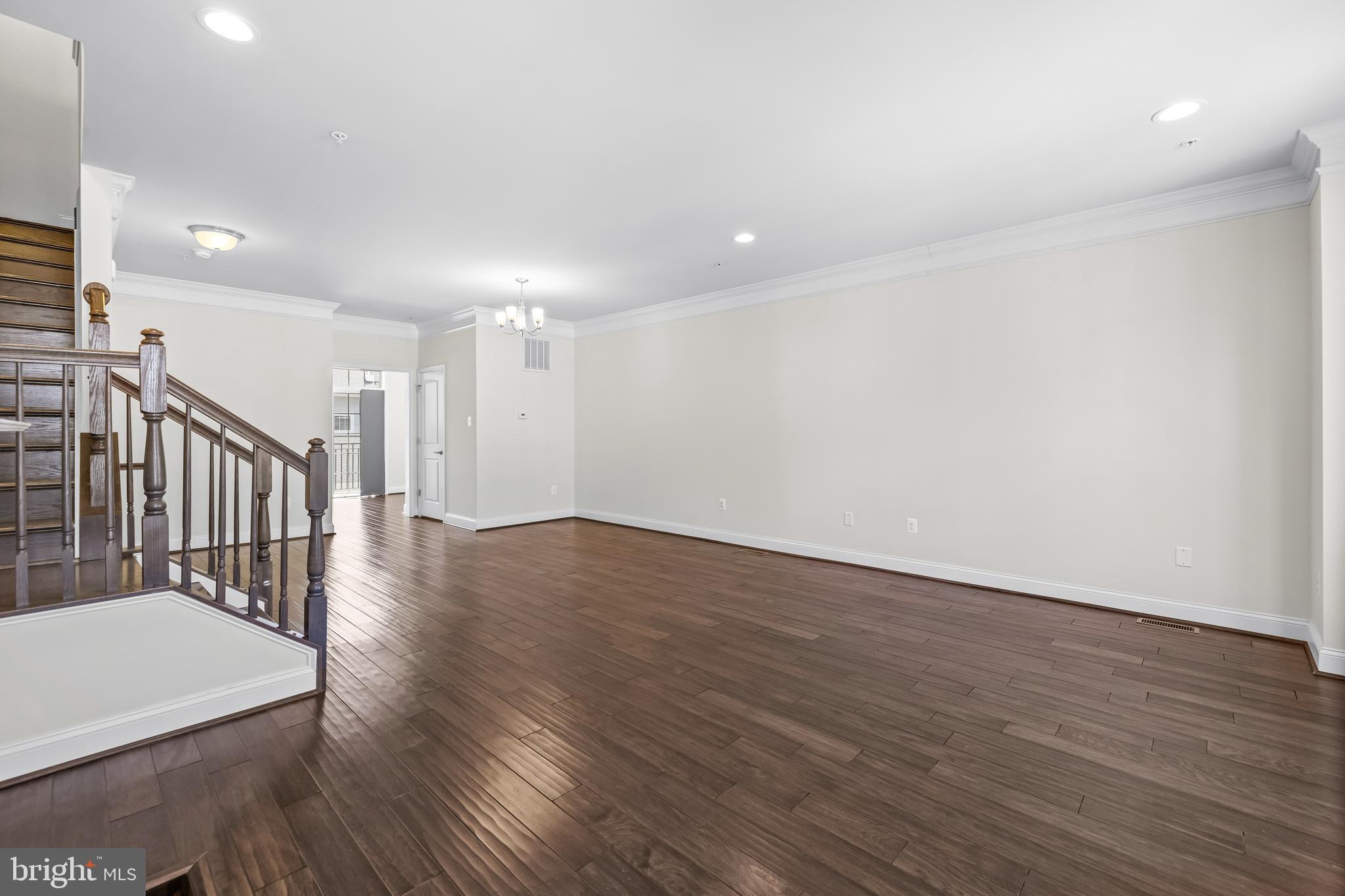 5851 Donovan Ln