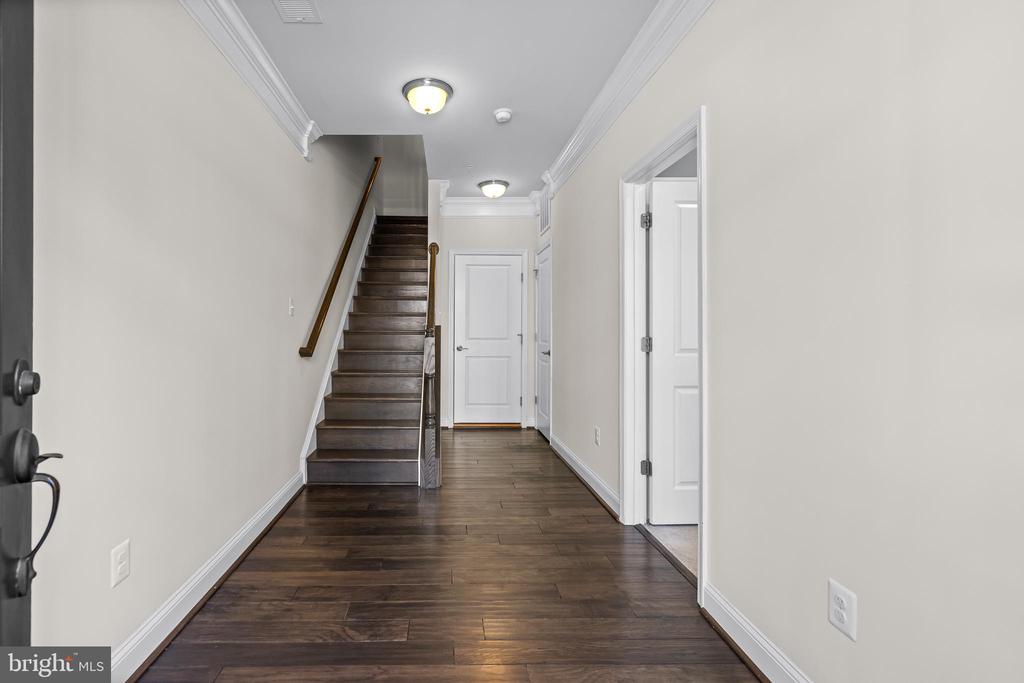 5851 Donovan Ln