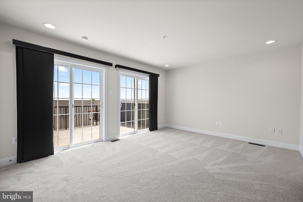 5851 Donovan Ln
